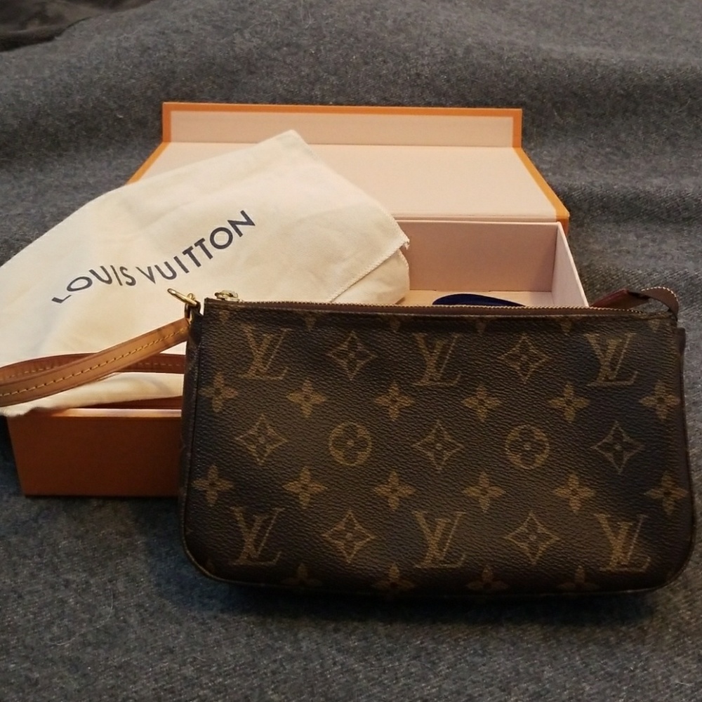 Louis Vuitton Monogram Pochette